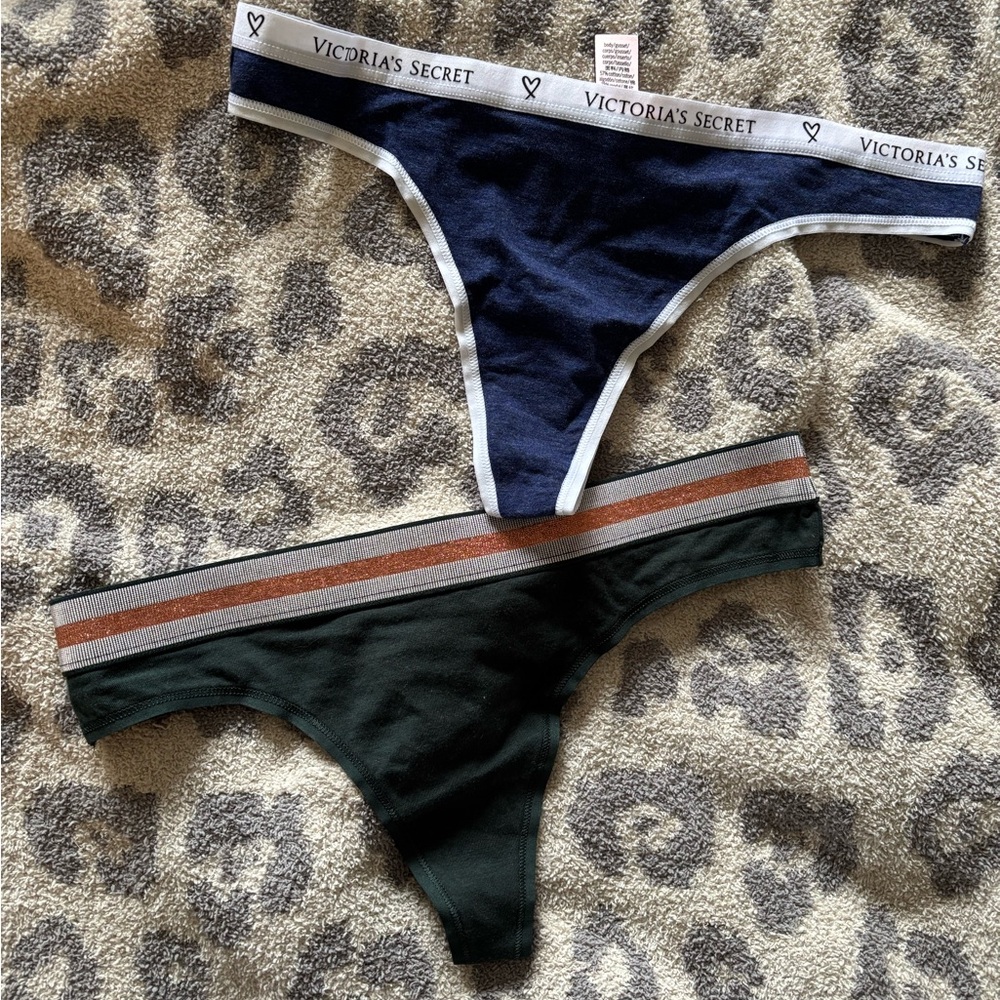 🆕 NWT Victoria's Secret Thong Set - Navy and Green
